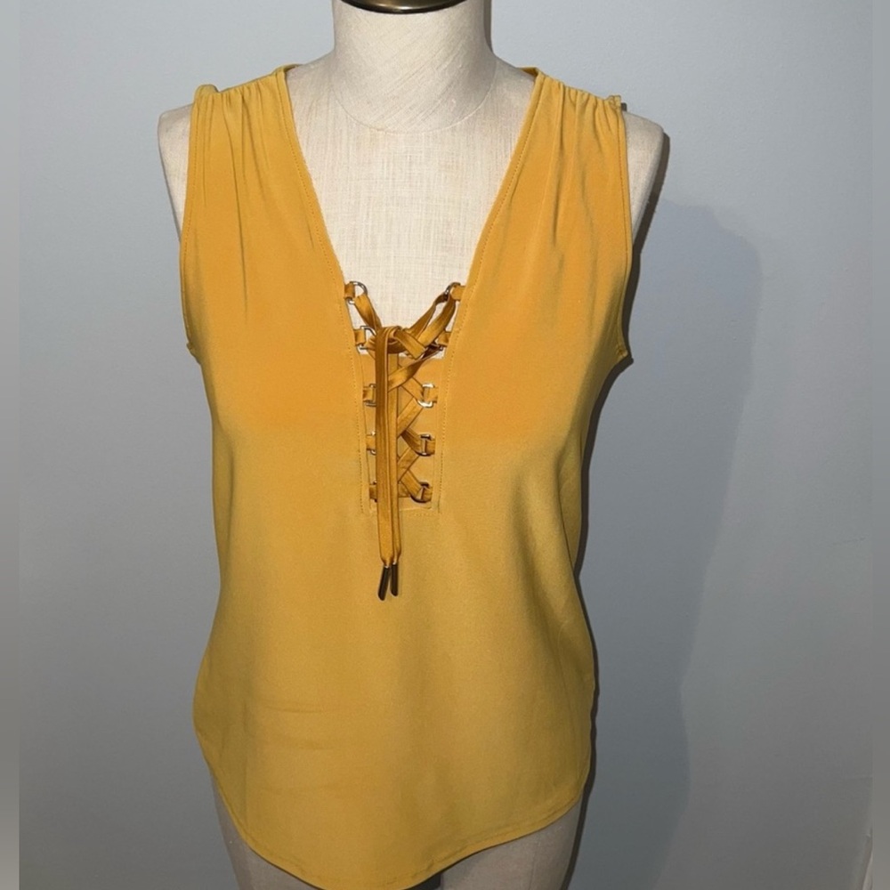 White House Black Market WHBM Lace Up Tank Mustard XL